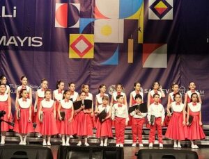 Büyükşehir Çocuk Korosu gururlandırdı