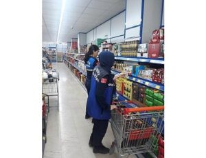 Büyükşehir zabıtasından market kontrolü