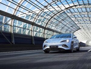 BYD’nin Elektrikli Sportif Sedanı SEAL, Türkiye’ye Özel Üretilen 160 kW’lık Versiyonuyla Yollara Çıkıyor