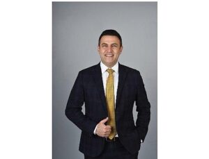 Ceyhan’da Kitap ve Meslek Günleri Coşkusu: Murat Gezici Gençlerle Halk ile Buluşuyor