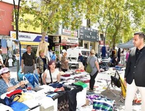 Çiğli’de dayanışma ve sürdürülebilirlik buluştu: 2. El eşya ve kıyafet kermesi ağır ilgi gördü