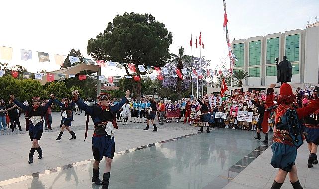 Efes Selçuk’ta Kültürler Milletlerarası Halk Oyunları Şenliği ile Buluşuyor