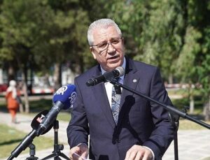 Ege Üniversitesinde “70. Yıl Anıtı” merasimle açıldı