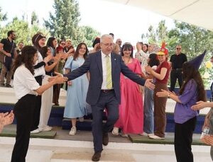 EÜ’de ‘Masallarla Bilim Şenliği’nde miniklere ilkyardım eğitimi verildi