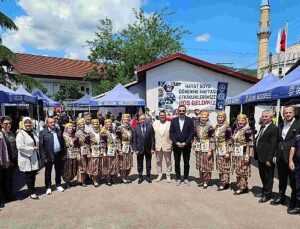 Gölcüklü Bayanlar El Marifetlerini Siretiye’de Sergiledi