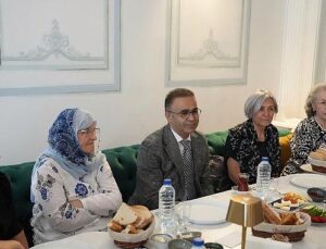 İzmir’de En Manalı Anneler Günü Kutlaması
