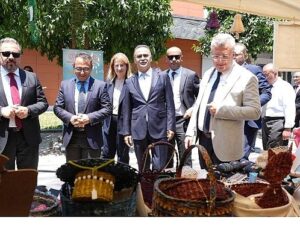 İzmir’de “Hayat Uzunluğu Öğrenme Haftası” Coşkuyla Kutlanıyor