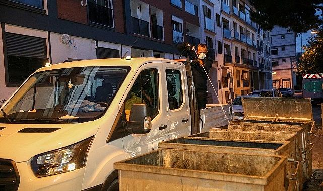 Karşıyaka’da ilaçlama takımlarından akşam mesaisi