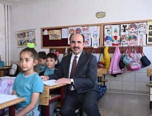 Lider Altay 3 Farklı Okulda Öğrencilerle Buluştu