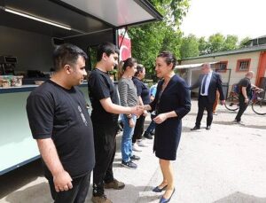 Lider Sengel’den Efes Selçuk’un Manisiz Gençlerine Ziyaret