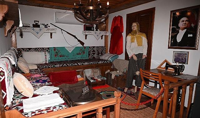 Lider Topaloğlu’ndan Ramazan Kar’a plaket