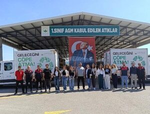 Öğrenciler kapı kapı dolaşılarak halka etraf şuuru kazandırıyor