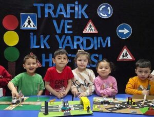 Trafik kurallarını eğlenerek öğrendiler