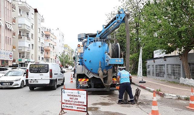 yağmur suyu çizgisi paklığı sürüyor