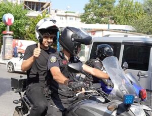 Bağcılar Belediyesi YKS’ye giren öğrencilerin yardımına koştu