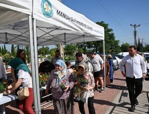 Bayramda Çiçekler Büyükşehir’den