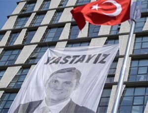 Ferdi Zeyrek gözyaşları ve alkışlarla uğurlandı