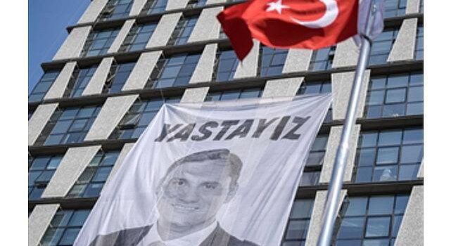 Ferdi Zeyrek gözyaşları ve alkışlarla uğurlandı