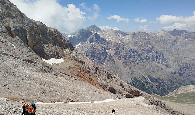 İnegöl Belediyesporlu Dağcılar 24 Saatte 2 Tepe Yaptı