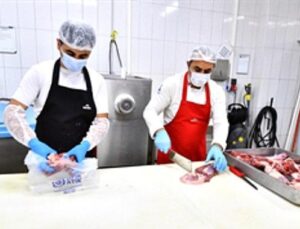 İzmirlilerin et bağışları gereksinim sahiplerine ulaştırılıyor