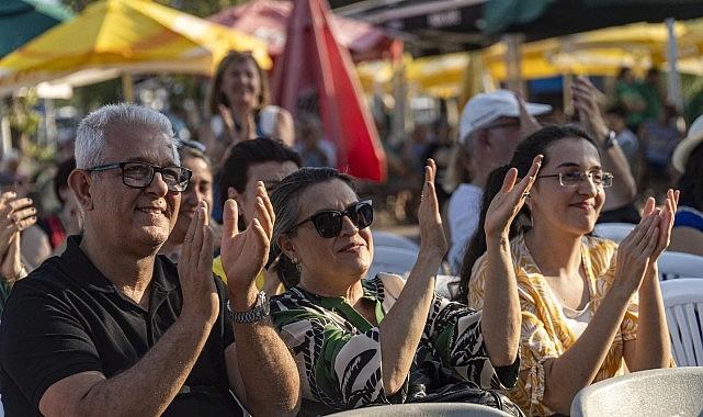 Karşıyaka’da kelam bayan yazarlarda
