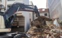 Karşıyaka’da metruk ve riskli binalar tek tek yıkılıyor