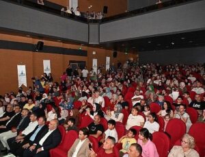 Kartepe Belediyesi Genç Akademi 4. Periyot Mezunlarını Gururla Uğurladı