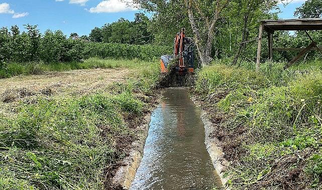 Kırsalda sulama kanalları temizleniyor