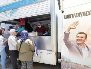 Konak’tan Ferdi Zeyrek anısına yemek ikramı