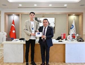 Lider Böcek’e “Genç Kart”ı anlattı