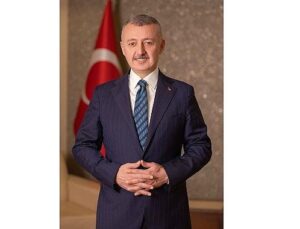 Lider Büyükakın, Kurban Bayramı’nı kutladı: “Kurban, kalbin secdesi, gönlün Rabb’ine boyun eğişidir”