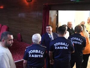 Lider Demir, belediye işçisi ile bayramlaştı