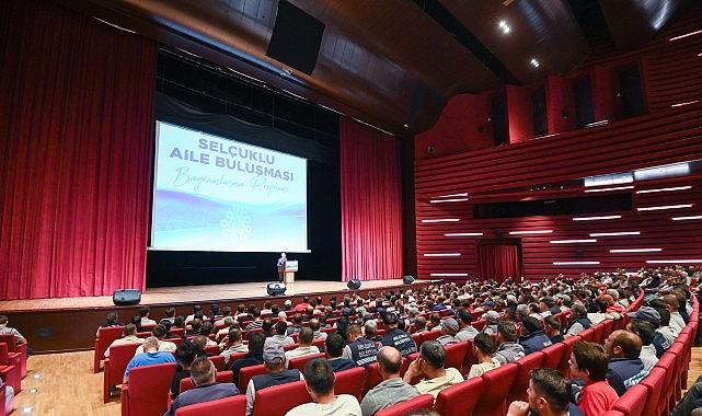 Lider Pekyatırmacı belediye çalışanı ile bayramlaştı