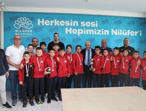 Lider Şadi Özdemir başarılı atletleri ağırladı