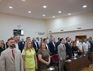 Lider Şadi Özdemir Peja’nın Kurtuluş Günü merasimlerine katıldı