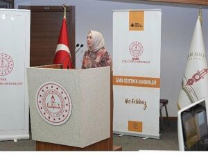 “Öğretmenler İzmir’in Ruhu ile Buluştu: Akademilerde Periyot Finali”