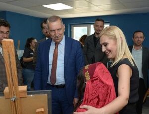 Özel bireyler yaptıklarıyla anılmak istiyor