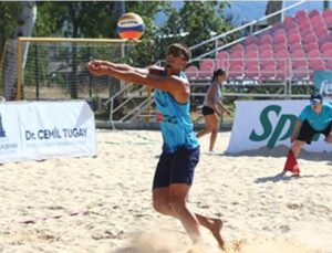 Plaj voleybolunun kalbi İzmir’de attı