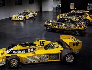 Renault, 125 Yıllık Tarihini Süper Bir Koleksiyonla Halka Açık Stantta Topluyor