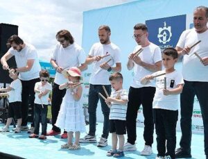 Uçurtmalar gökyüzünü, sevgi yürekleri sardı