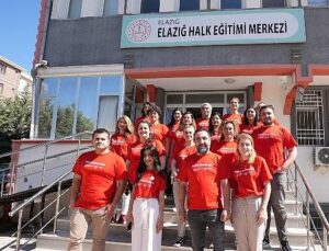 Vodafone gönüllüleri, Elazığ’da uygunluğun yanında durdu