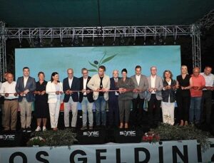 6. Burhaniye Kitap Fuarı Coşkuyla Başladı