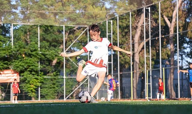 Antalya Büyükşehir Belediyesi’nin spora ve atlete takviyesi sürüyor