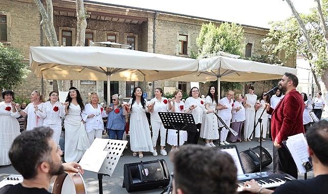 Bağcılar Belediyesi Türk Halk Müziği Korosu’ndan Darülaceze’de Manalı Konser
