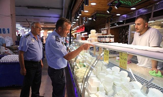 Bayraklı’da pazar yerlerine sıkı kontrol