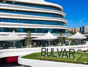 Bulvar 216’da Yaz Akşamları Müzik, Atölye ve Dansla Renkleniyor