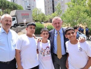 Büyükakın, Gebze’de aşure dağıttı