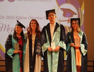 Ege Üniversitesi Emel Akın MYO’da mezuniyet sevinci