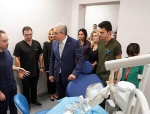 EÜ Diş Hekimliği Fakültesi, çağdaş eğitimi ve güçlü altyapısıyla geleceğin doktorlarını yetiştiriyor