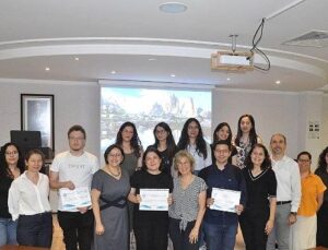 EÜ Eczacılık Fakültesi kalitesi tescilli akredite eğitim imkanlarıyla yeni öğrencilerini bekliyor